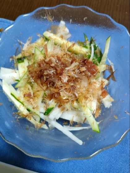 水菜の代わりに胡瓜で作りました
梅ドレッシングがさっぱりと美味しいです