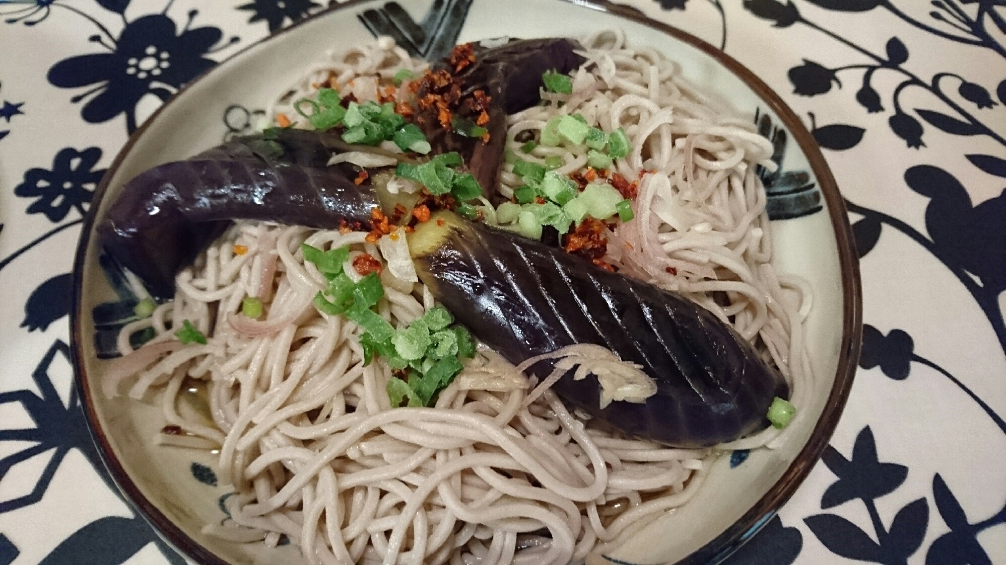 夏を感じる！焼きナスの冷やしそば