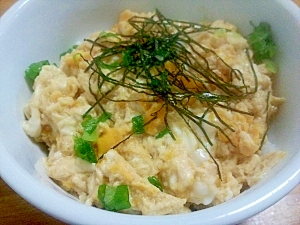 シンプルな玉子丼ぶり(＾＾)めんつゆのみです