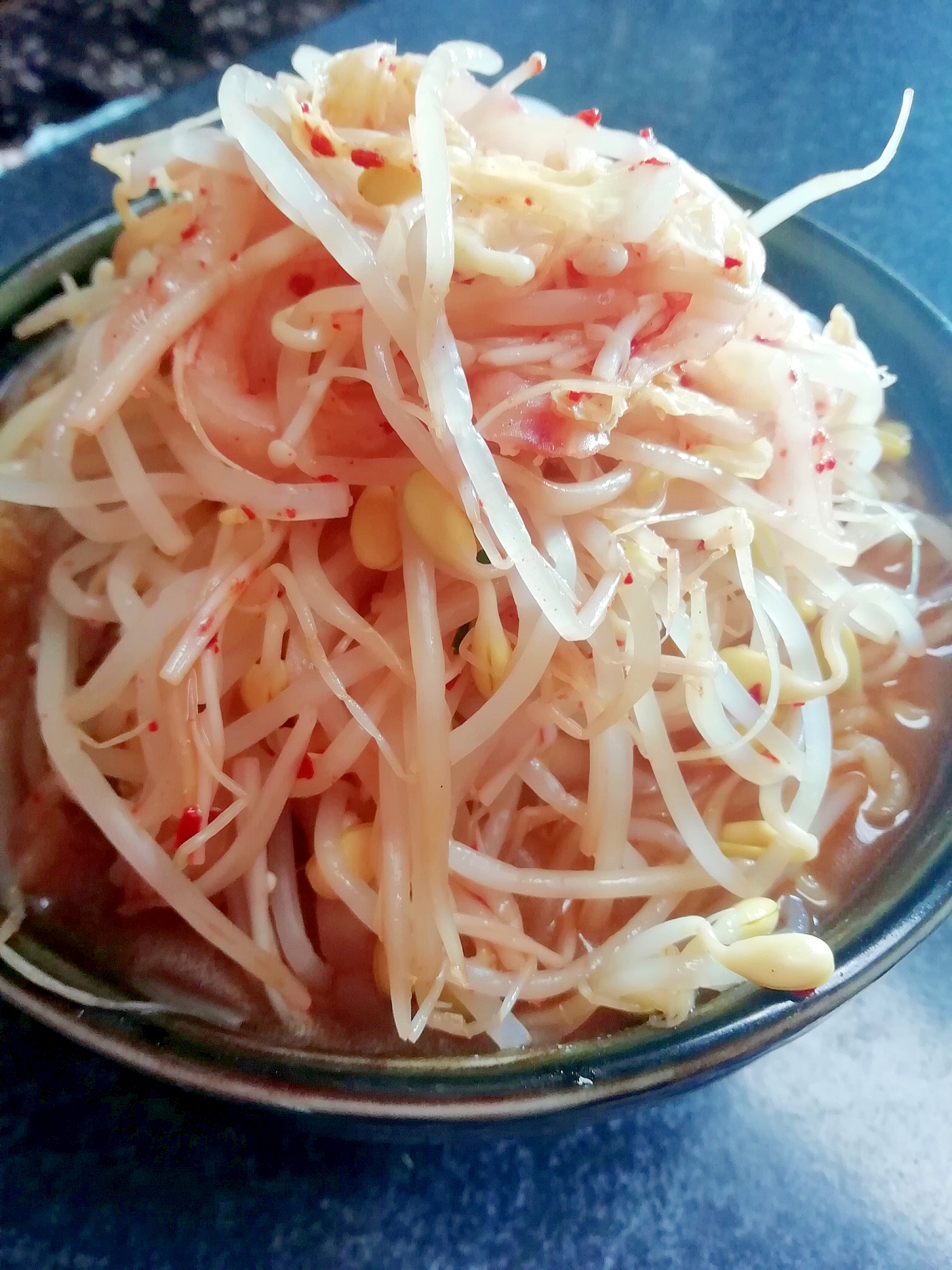 辛い料理 もやしたっぷり辛ラーメン レシピ 作り方 By 料理初心者のレシピです 楽天レシピ