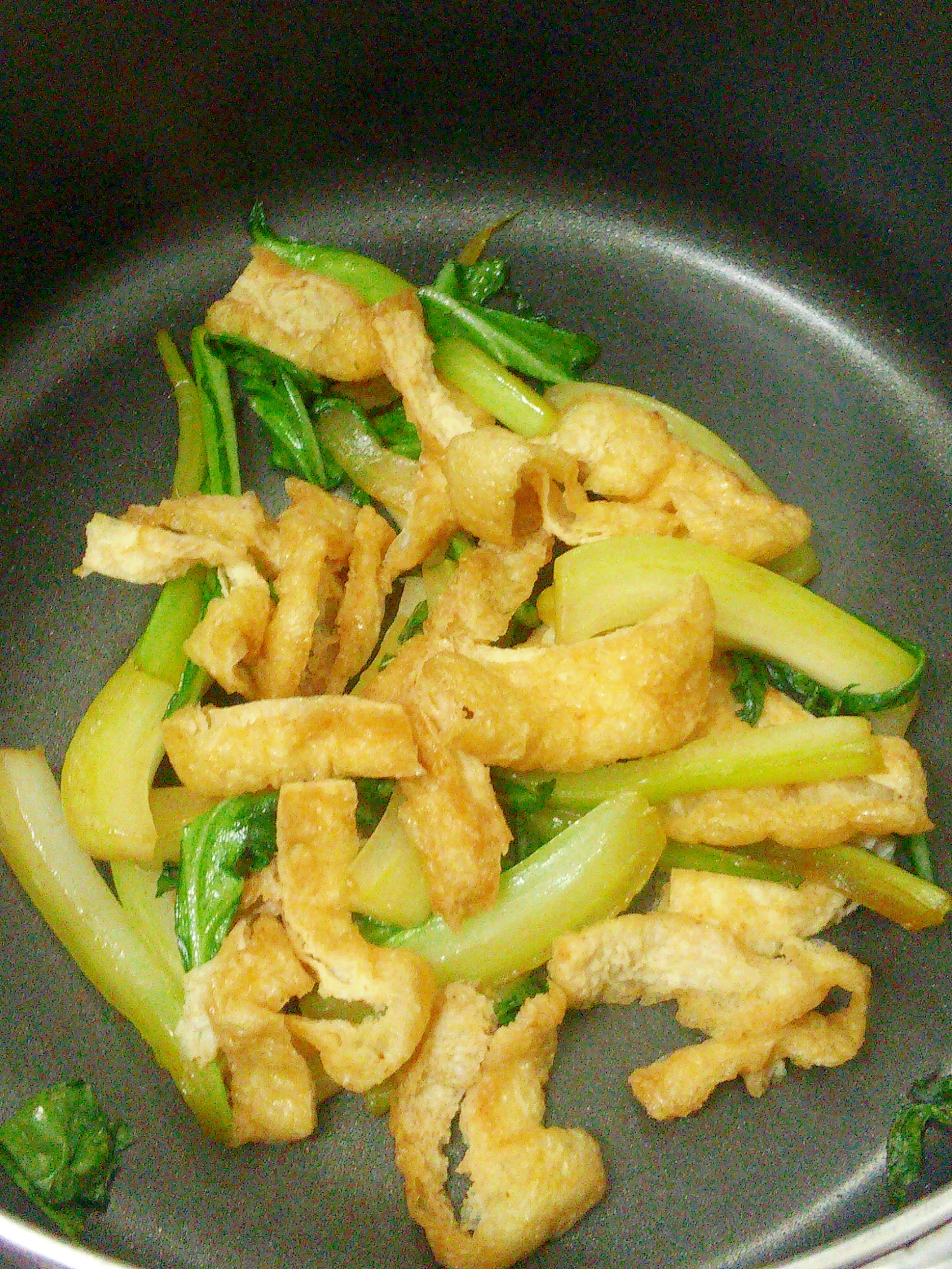 ごま油が香る★チンゲン菜と油揚げの炒めもの