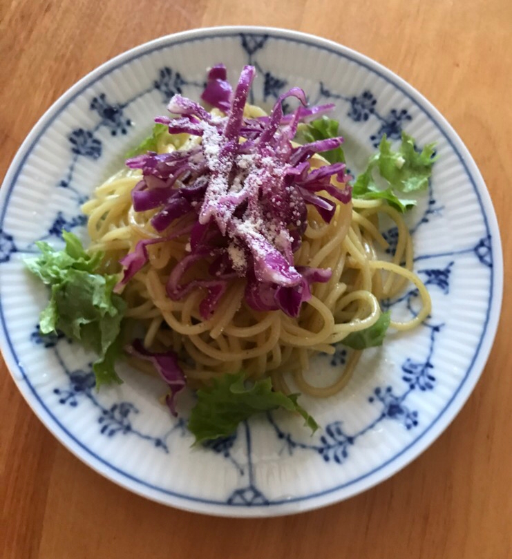 紫キャベツのサラダ焼きそば