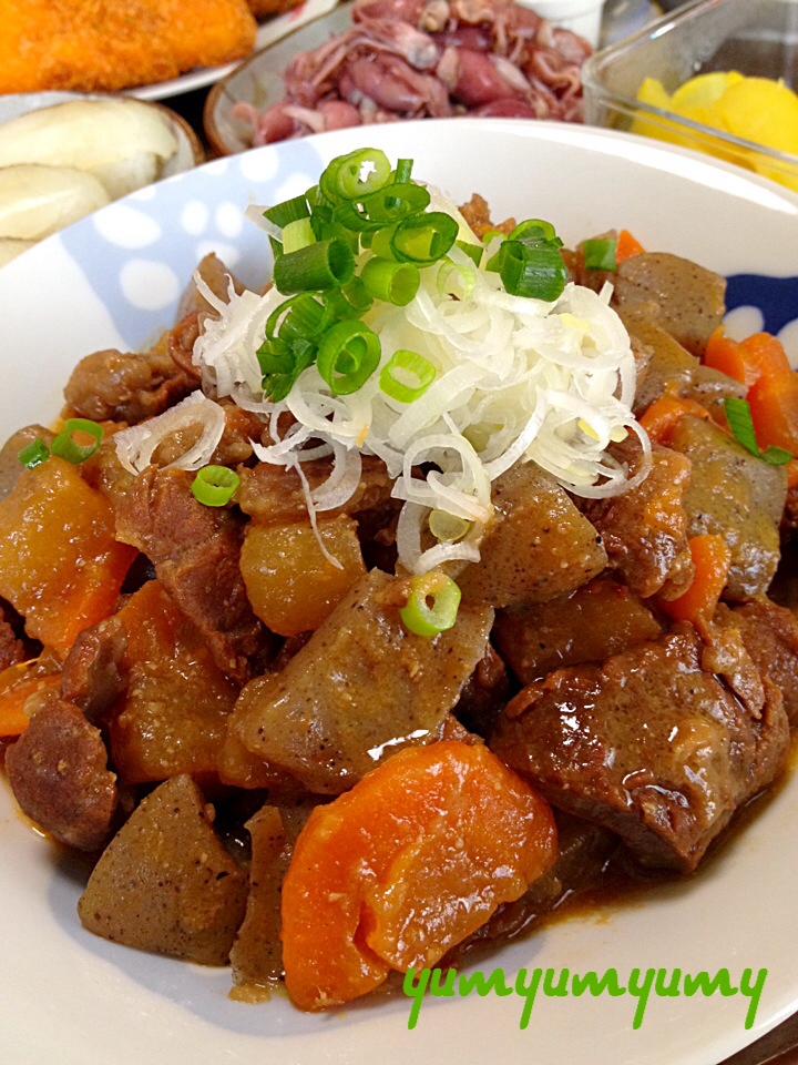 牛すじ煮込み