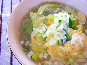 青梗菜とふわふわ卵のスープ