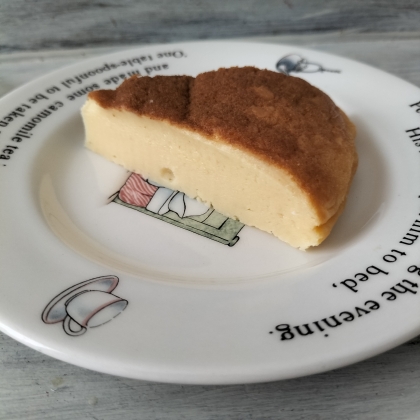 混ぜて焼くだけ！簡単ヨーグルトケーキ