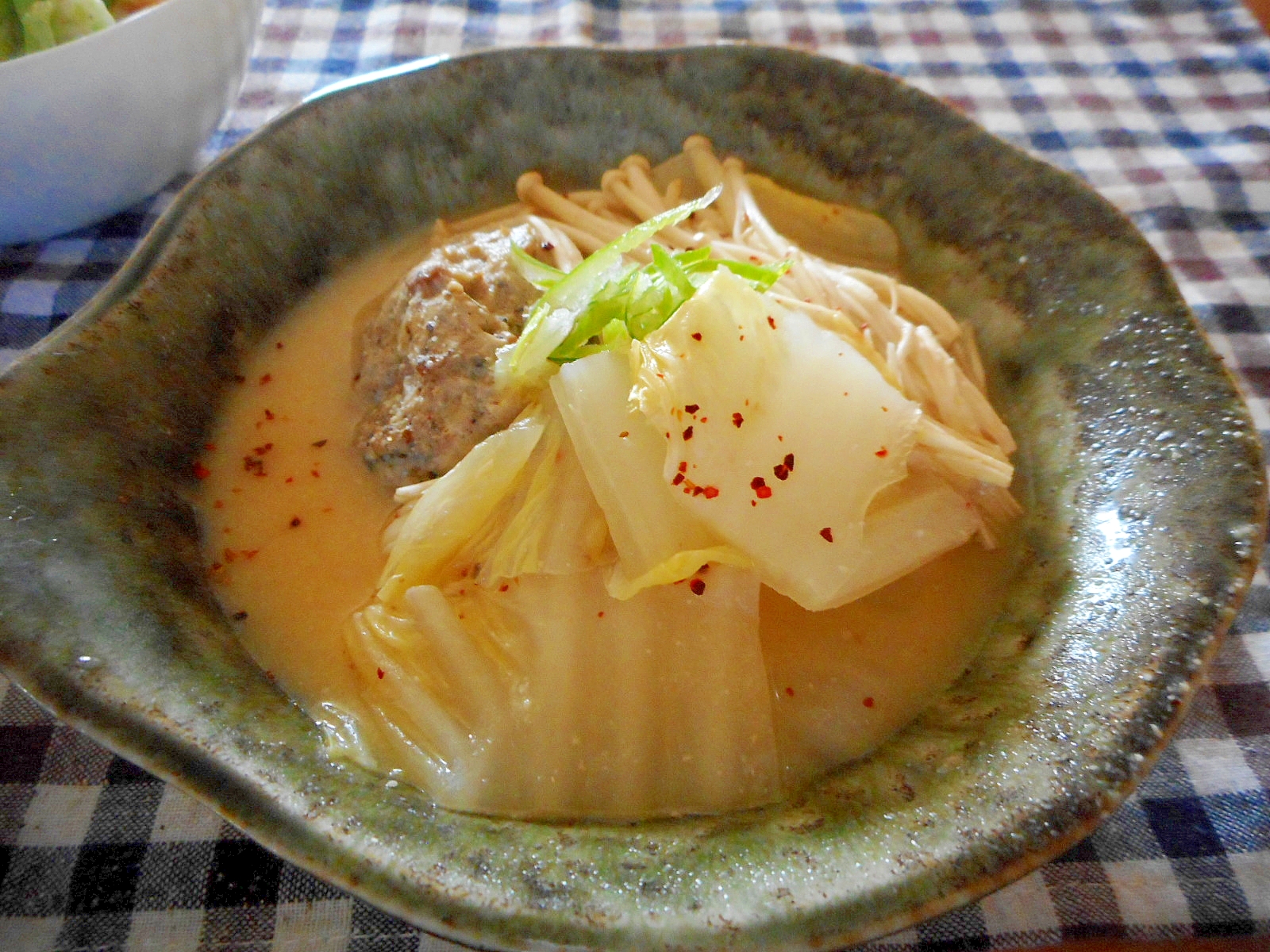 白菜えのき肉団子の唐辛子味噌煮