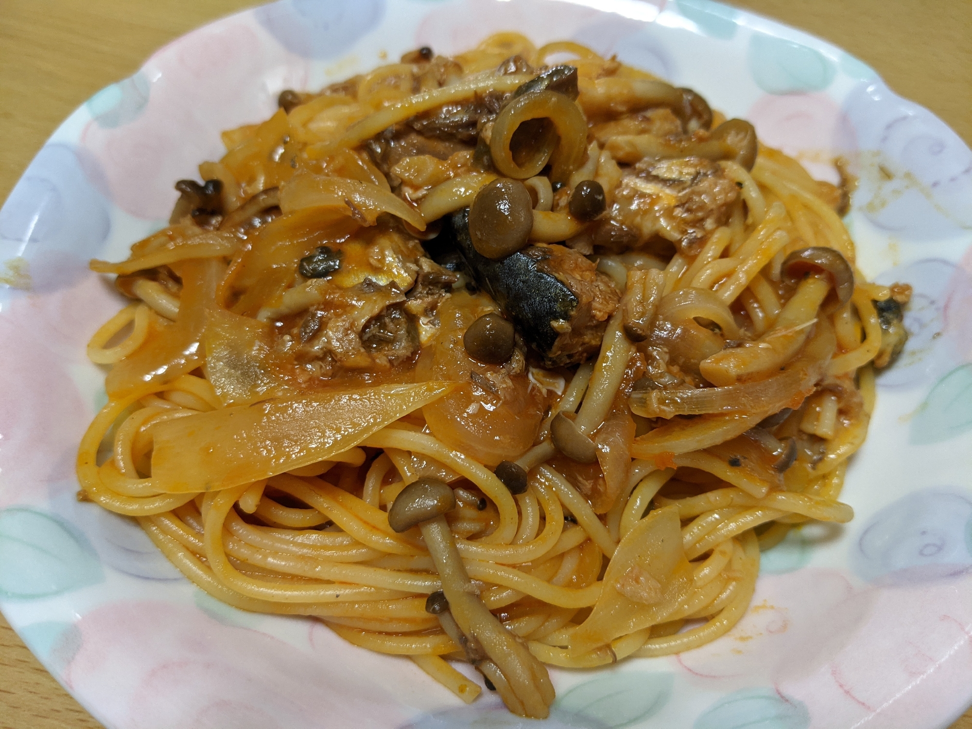 さば缶で作るトマト系パスタ