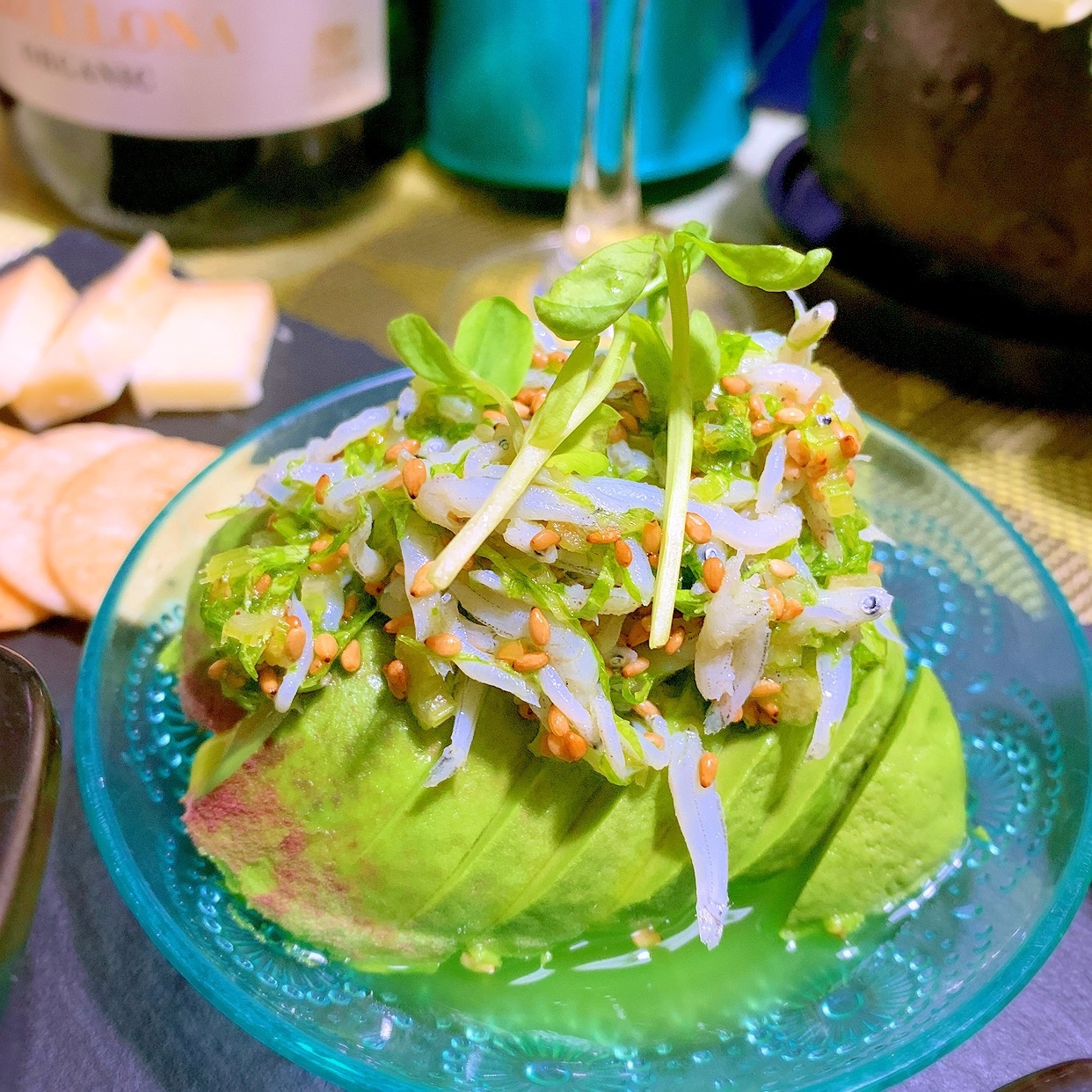 釜揚げしらすとセロリのアボカドサラダ