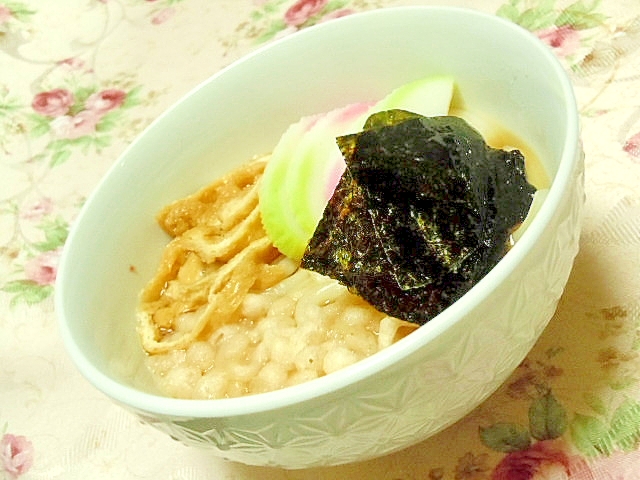 シンプル❤天かすと韓国海苔と蒲鉾のおうどん❤