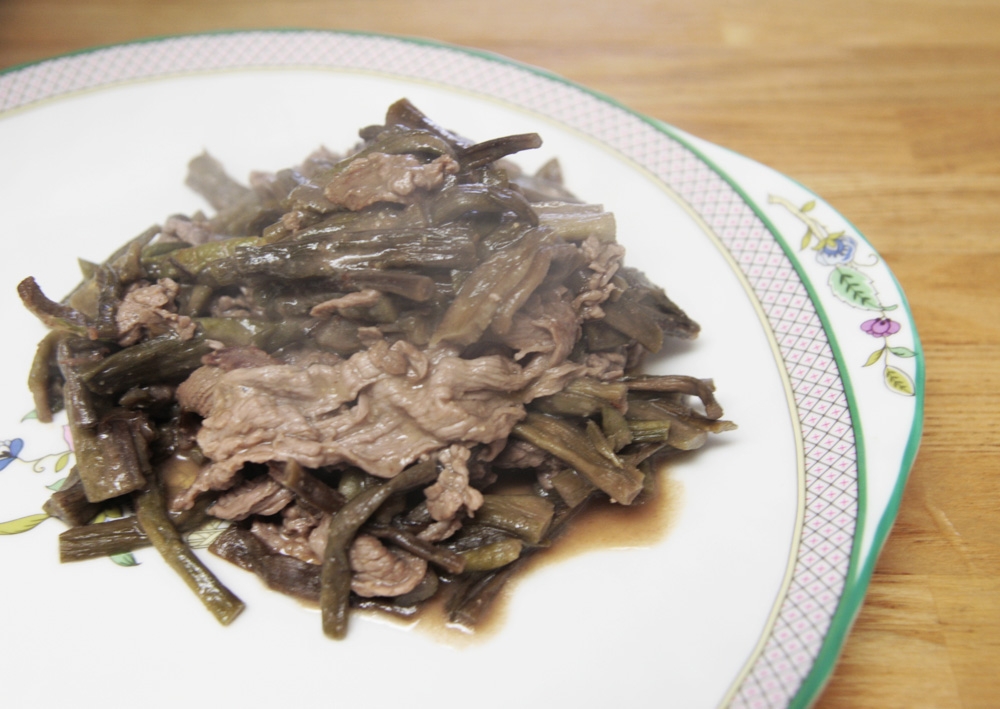 しょりしょり！牛肉とずいきの味噌炒め