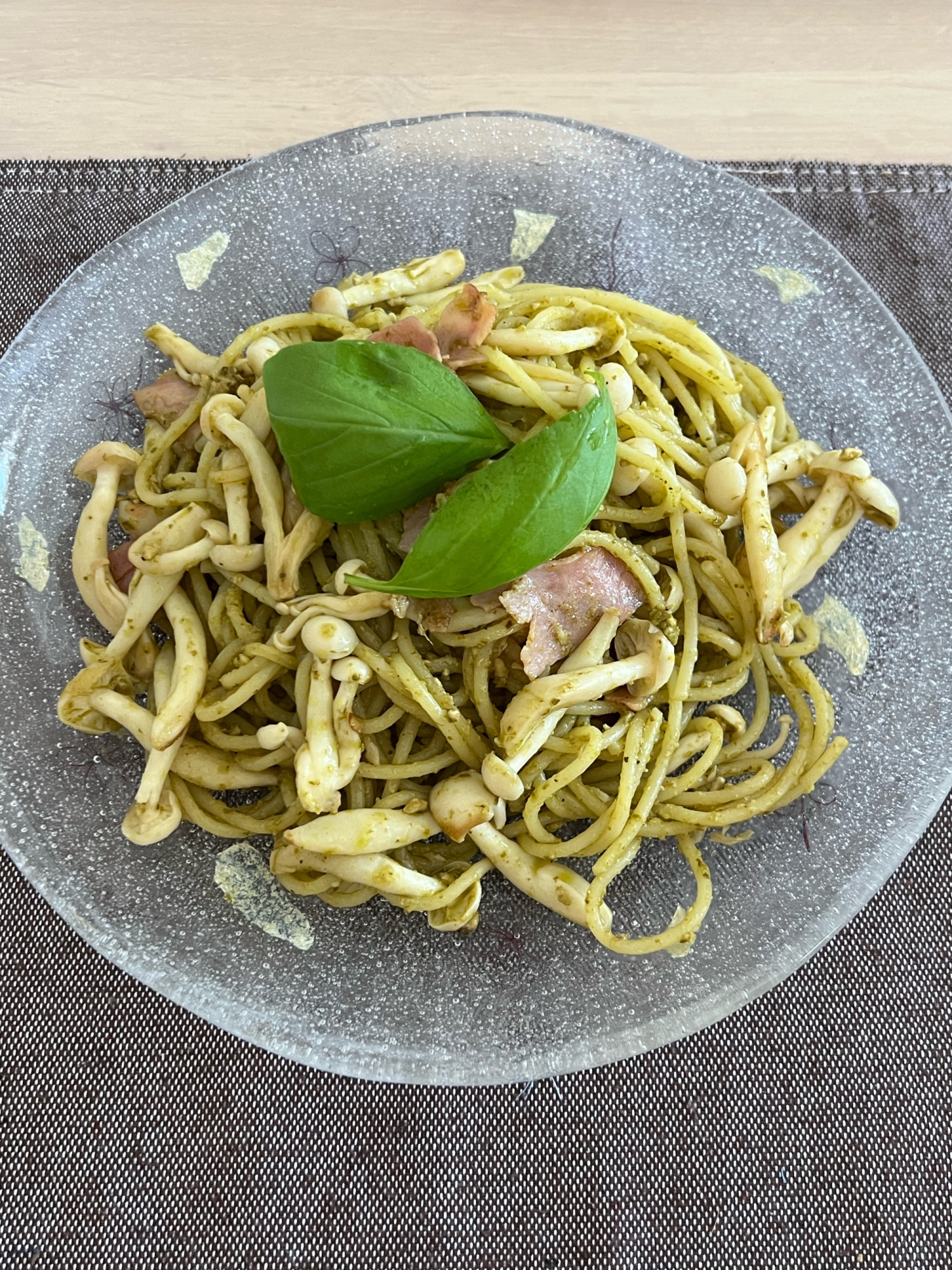 ブナピーとベーコンのジェノベーゼ