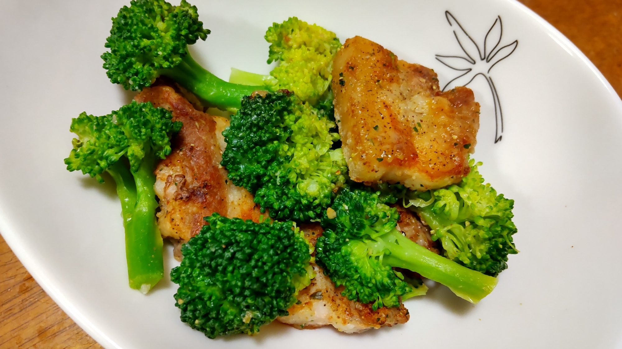 豚バラとブロッコリーのハーブソルト炒め レシピ 作り方 By うろちょろ 楽天レシピ 豚バラとブロッコリーのハーブソルト炒め レシピ 作り方 By うろちょろ 楽天レシピ