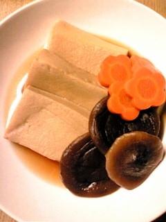 高野豆腐大好きです◎椎茸のお出汁がじゅわ～っとたっぷりで、優しいお味がいいですね＊