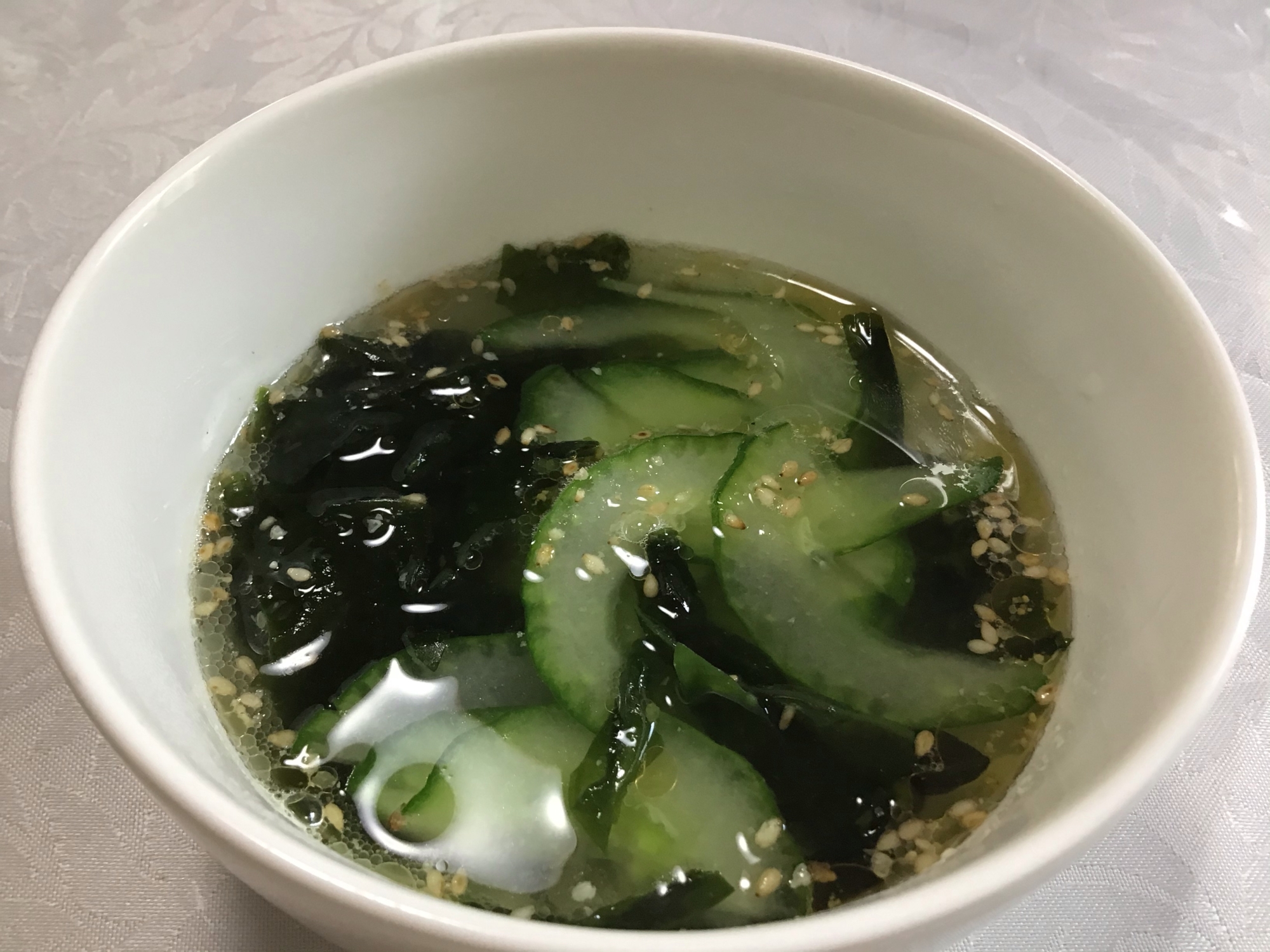 きゅうりとわかめの中華スープ