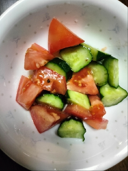 今日はカンタン酢で♪プチトマトとキュウリのマリネ