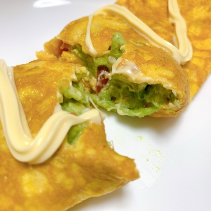 アボカドとトマトのチーズオムレツ（おかずの星）