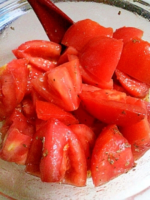トマトのバジルサラダ