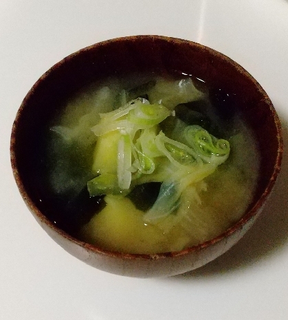 今、我が家でそこそこストックされている野菜なのでサクッと作らせて頂きました♥️
じゃがいものホクホクとキャベツの甘味がマッチして、とっても美味しく出来ました♥️