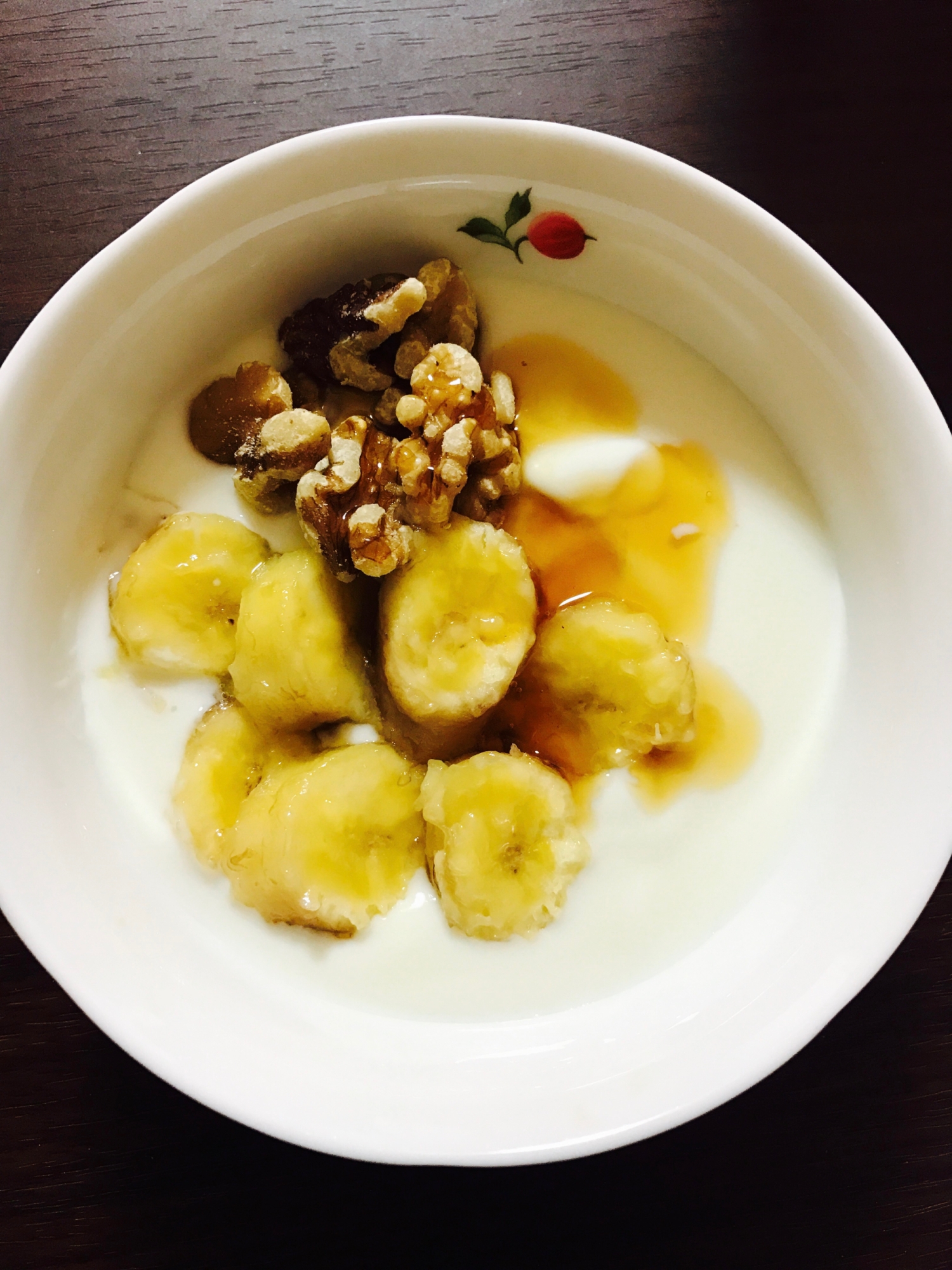 メープルシロップがけバナナクルミヨーグルト☆