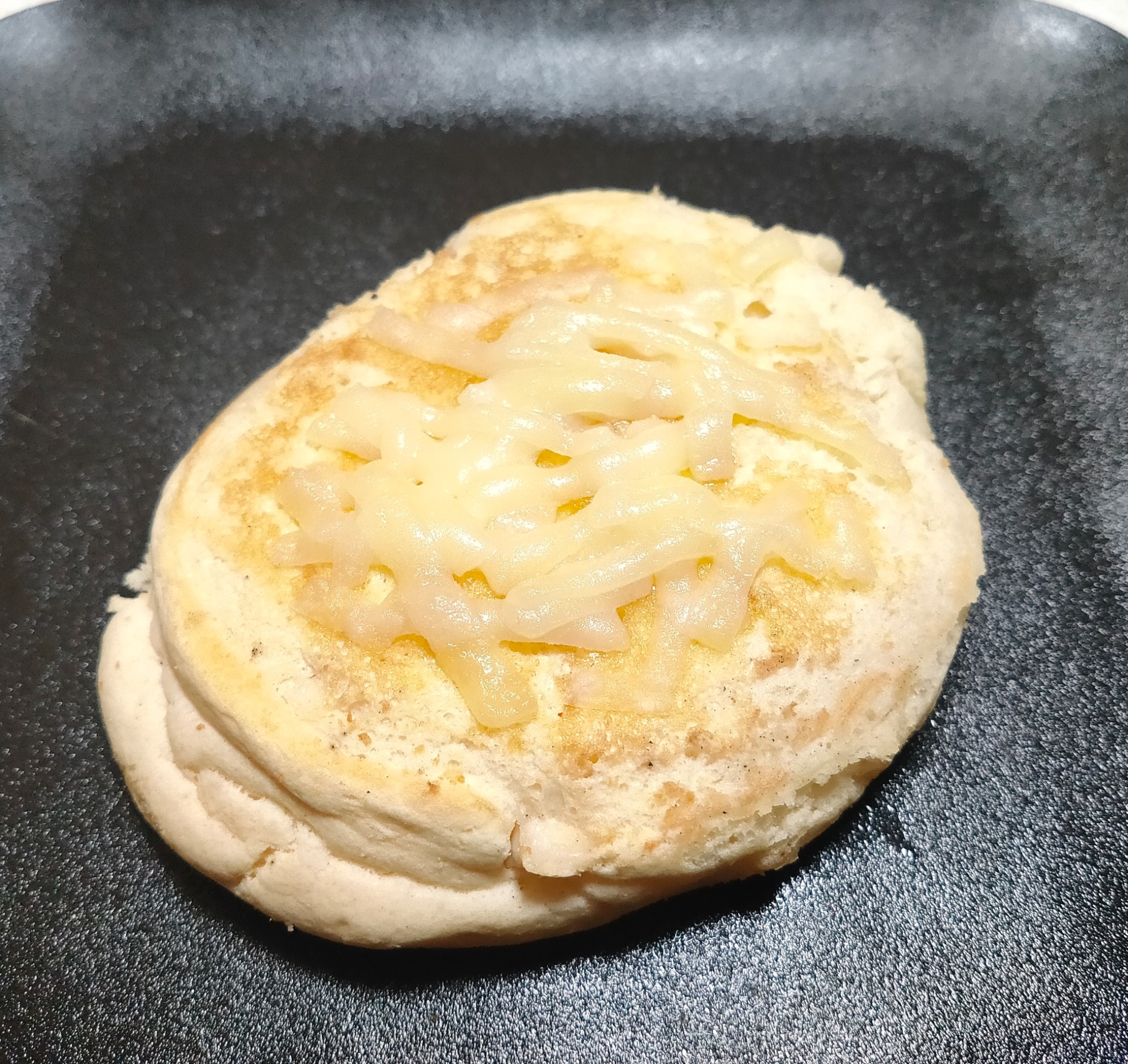 国産チーズの卵なしパンケーキ