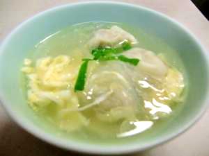 餃子と春雨の中華スープ