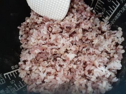 簡単☆黒米と雑穀玄米ご飯
