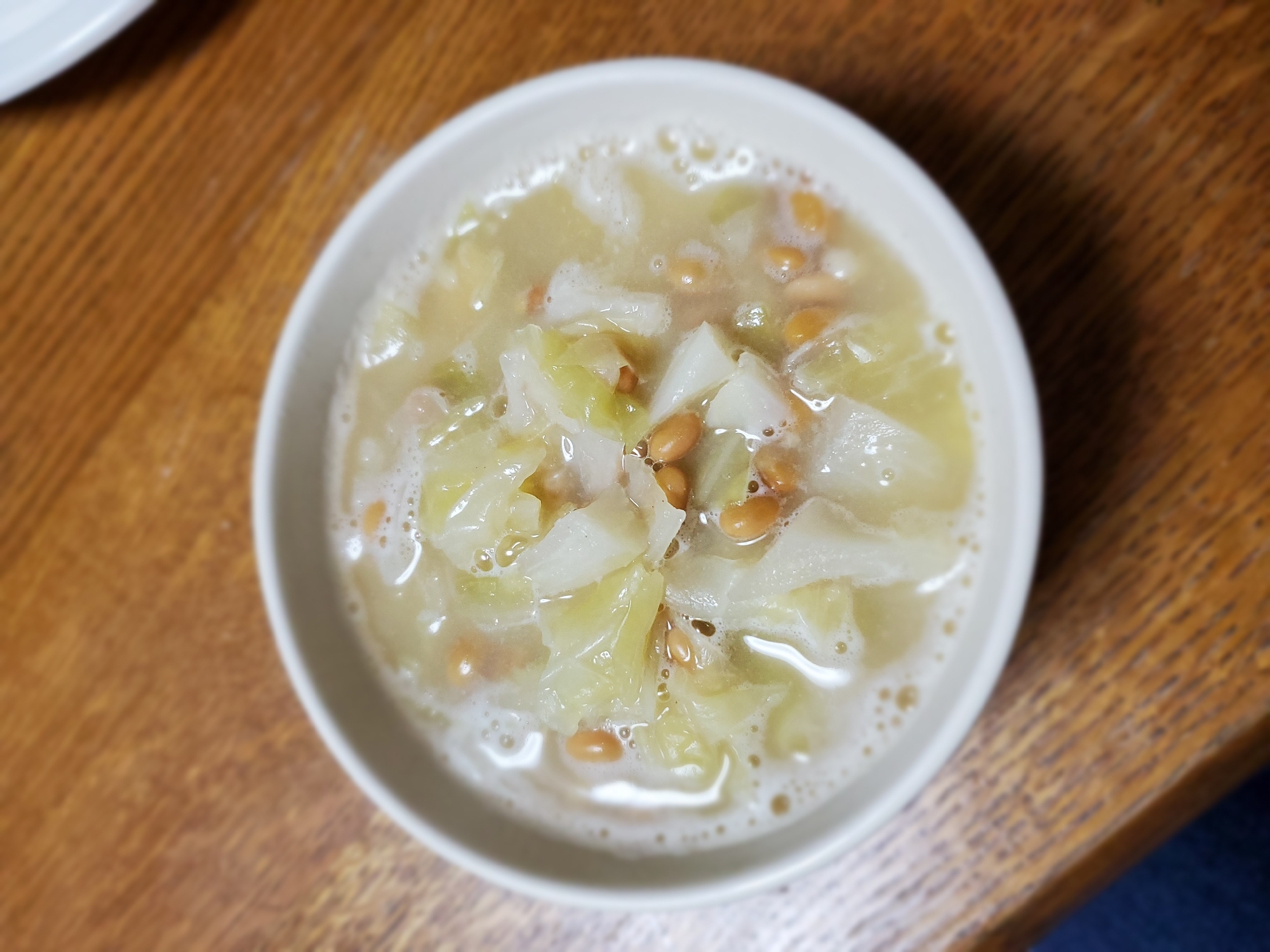 キャベツと納豆のお味噌汁