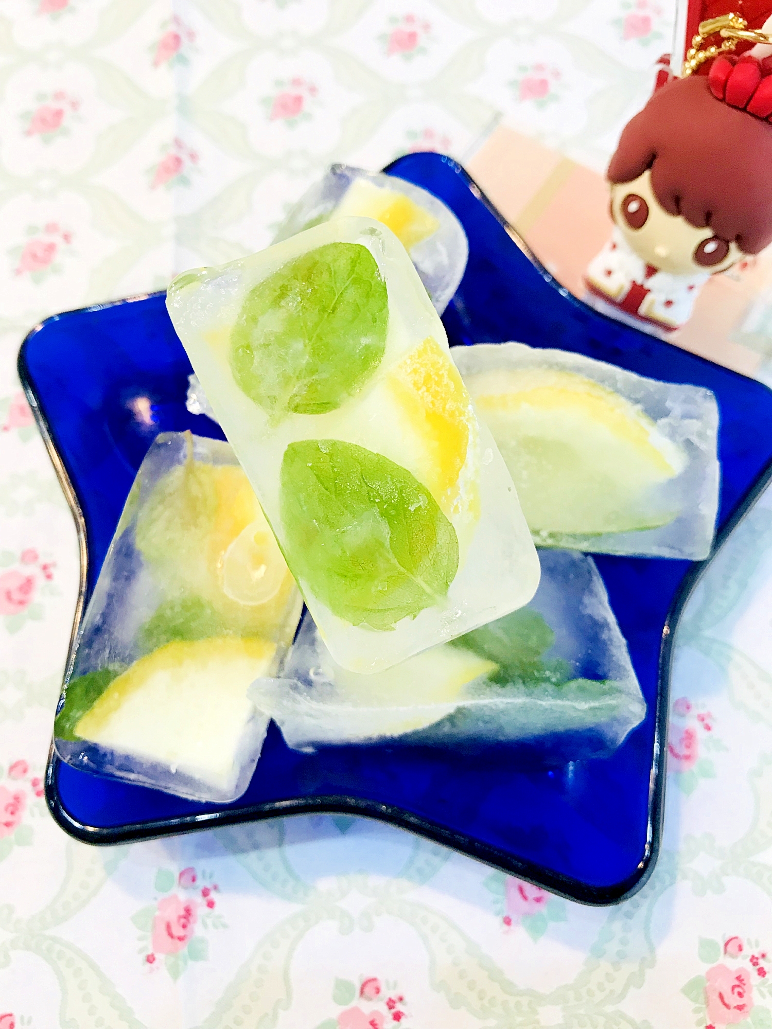 涼しげなミントとレモンのミックス氷