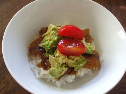 アボカドたっぷり★スタミナ豚丼★