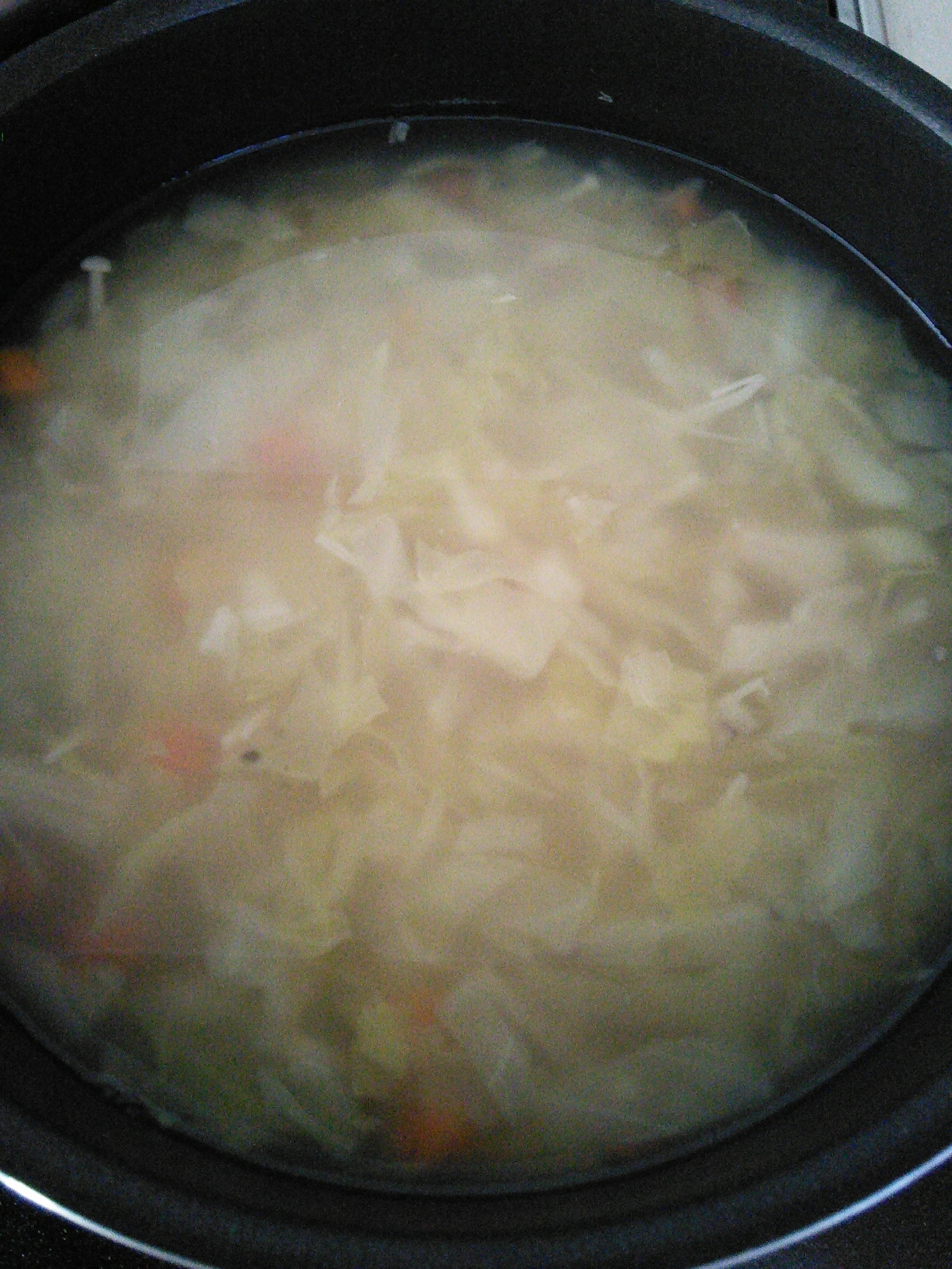 温まる！生姜コンソメ野菜スープ