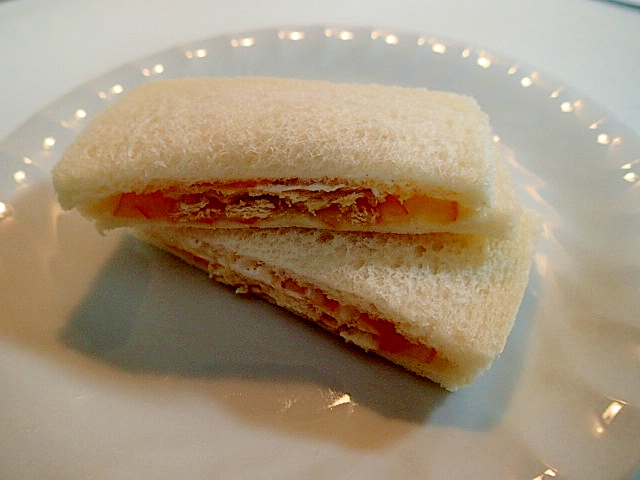 マーマレードとクラッカーのシナモン香るサンドイッチ