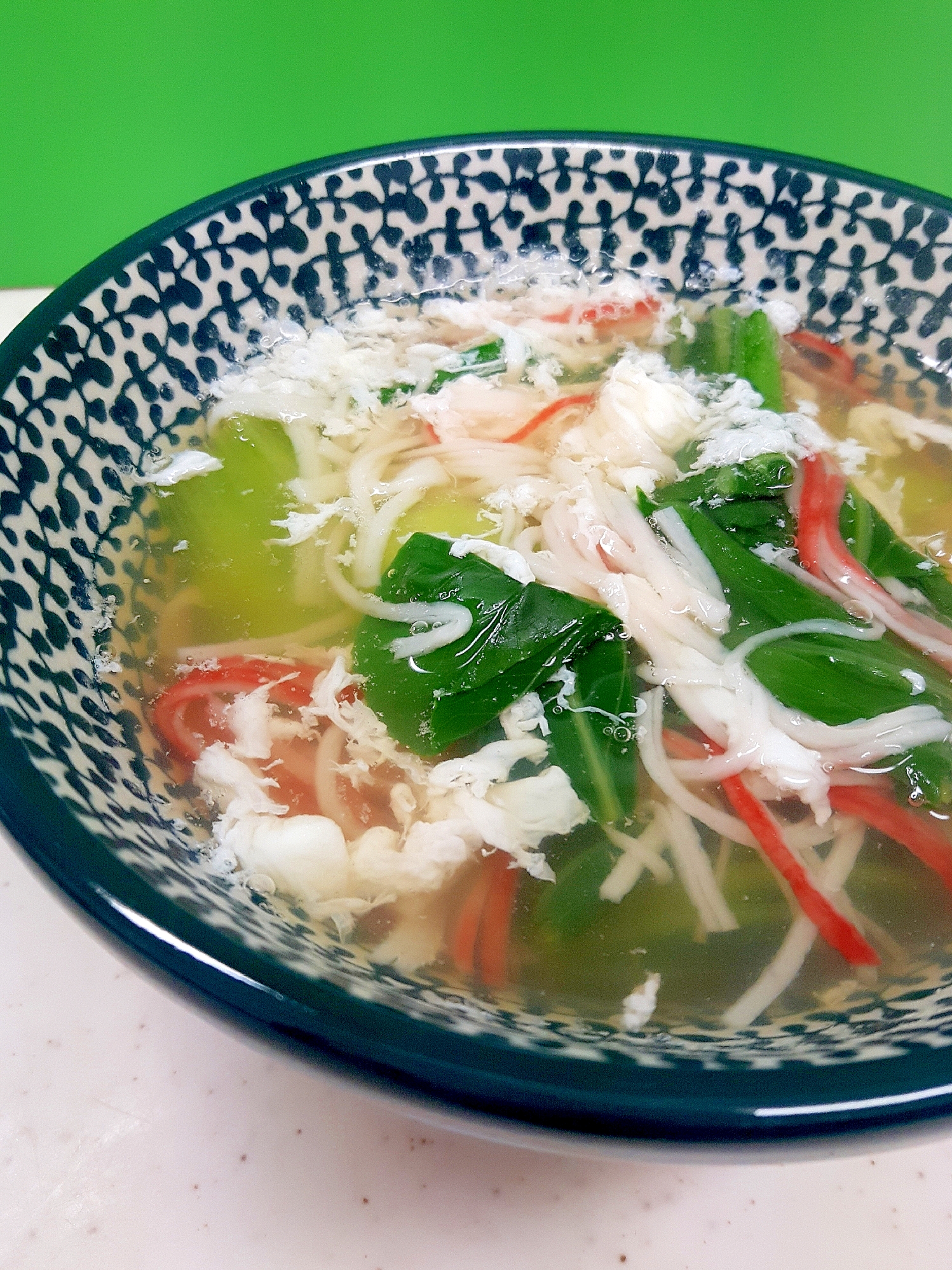 子供が喜ぶ！チンゲン菜とカニかまの卵白かき玉汁♪