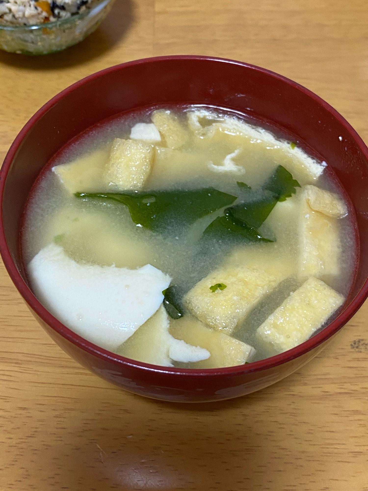 揚げ豆腐わかめ納豆味噌汁