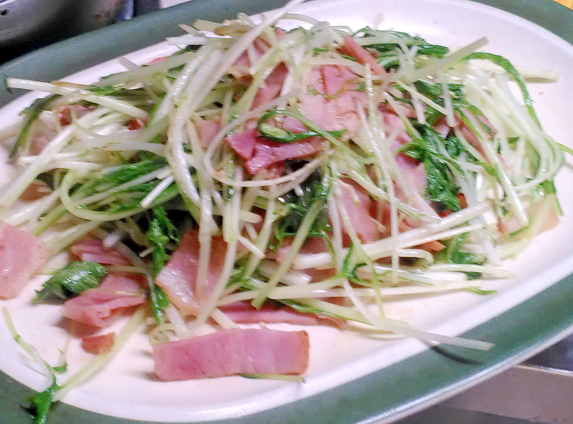 簡単おかず♪水菜とベーコンのソテー