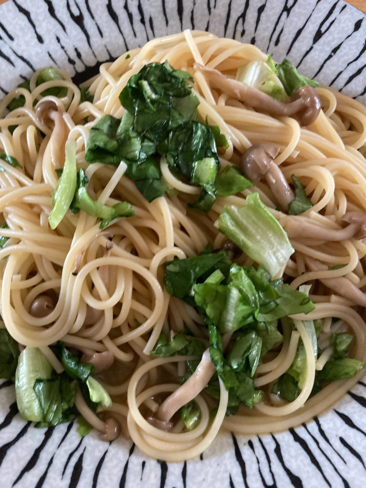 レンチンパスタ♪サラダ菜としめじの和風パスタ