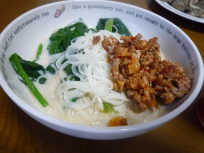 寒かったのでちょっとあたためて食べました。そうめんで担々麺☆美味しかったです(^^)/