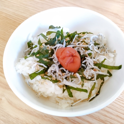 梅しらす丼