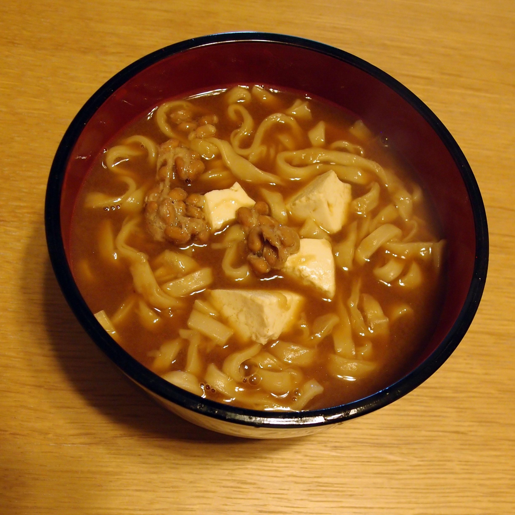 豆腐と納豆の味噌煮込みうどん