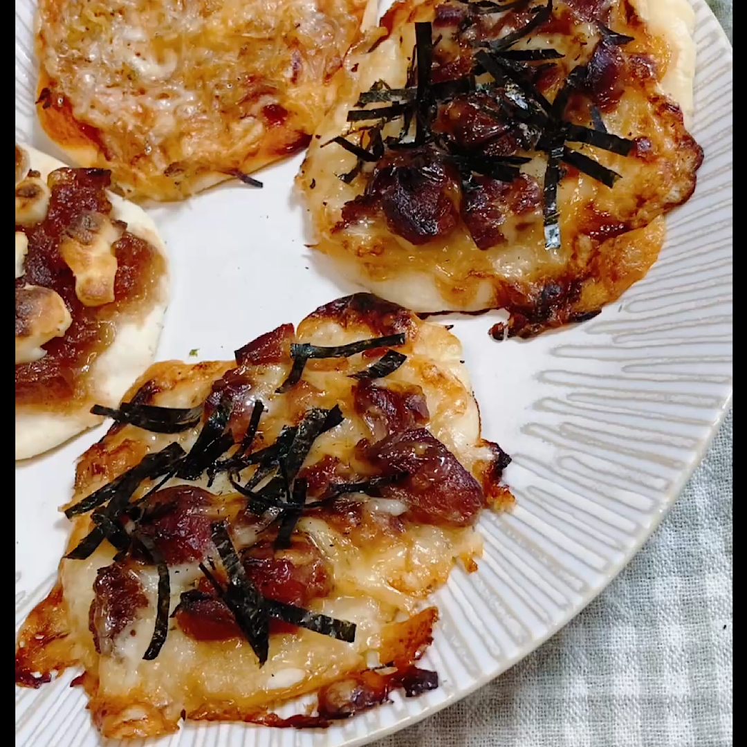 混ぜて焼くだけ⭐︎3種の米粉ピザ