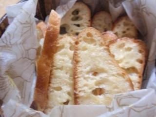 フランスパンが残っていたので作ってみましたぁ～サクッ！パリッ！で止まらない美味しさ！！簡単でいいですね。リピ決定です！！食べすぎそう。。(笑)