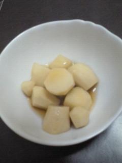 今日も里芋の煮物を作らせてもらいました(^^)v日持ちするから里芋って便利ですよね～♪煮物は美味しいし懐かしい味で食べると落ち着きます～♪