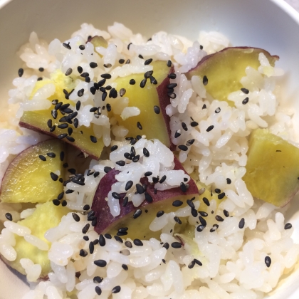 新米で作りました♪
お芋と米で、炊飯器のスイッチポン♪
季節のご馳走ができました♪
美味しかったです♪
レシピ、ありがとうございます♡