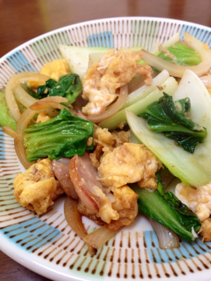 とっても美味しかったです♬
青梗菜のシャキシャキした食感が美味しいですね^ ^
卵も入って彩りが綺麗なので、一品添えたら明るい印象になりました♫
ごちそうさま♪