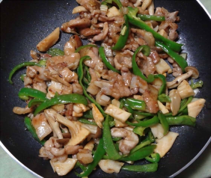 焼き肉のたれに漬けた豚肉で野菜炒め