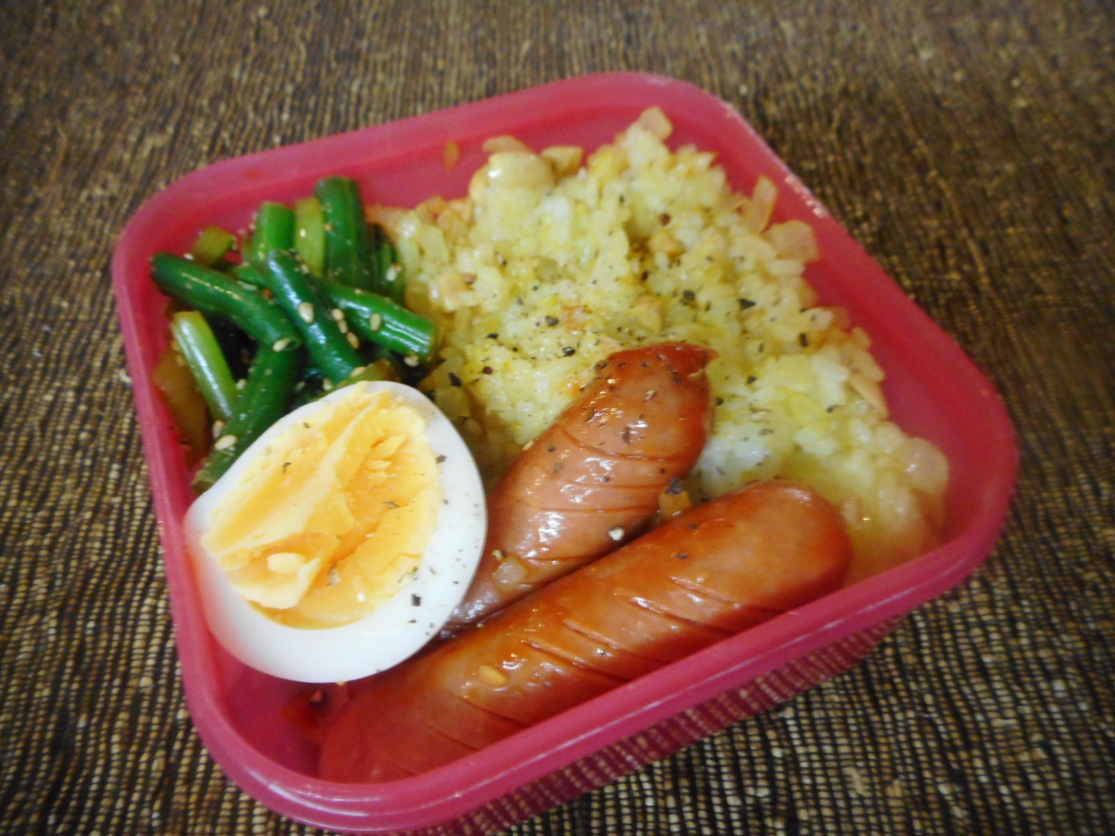 玉ねぎとピーナッツのカレーピラフ弁当 レシピ 作り方 By Mococo05 楽天レシピ