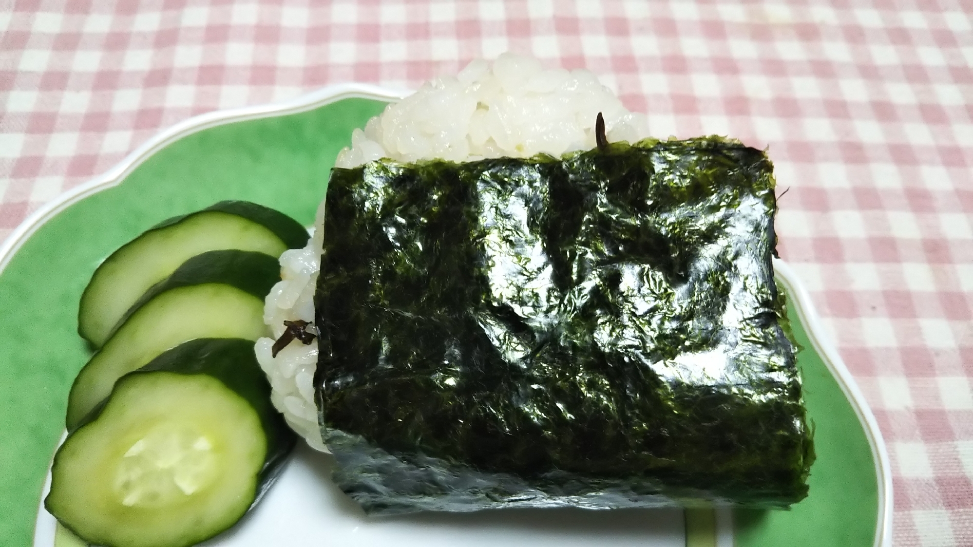 さばの味噌煮入り梅酢と塩昆布混ぜおにぎり☆