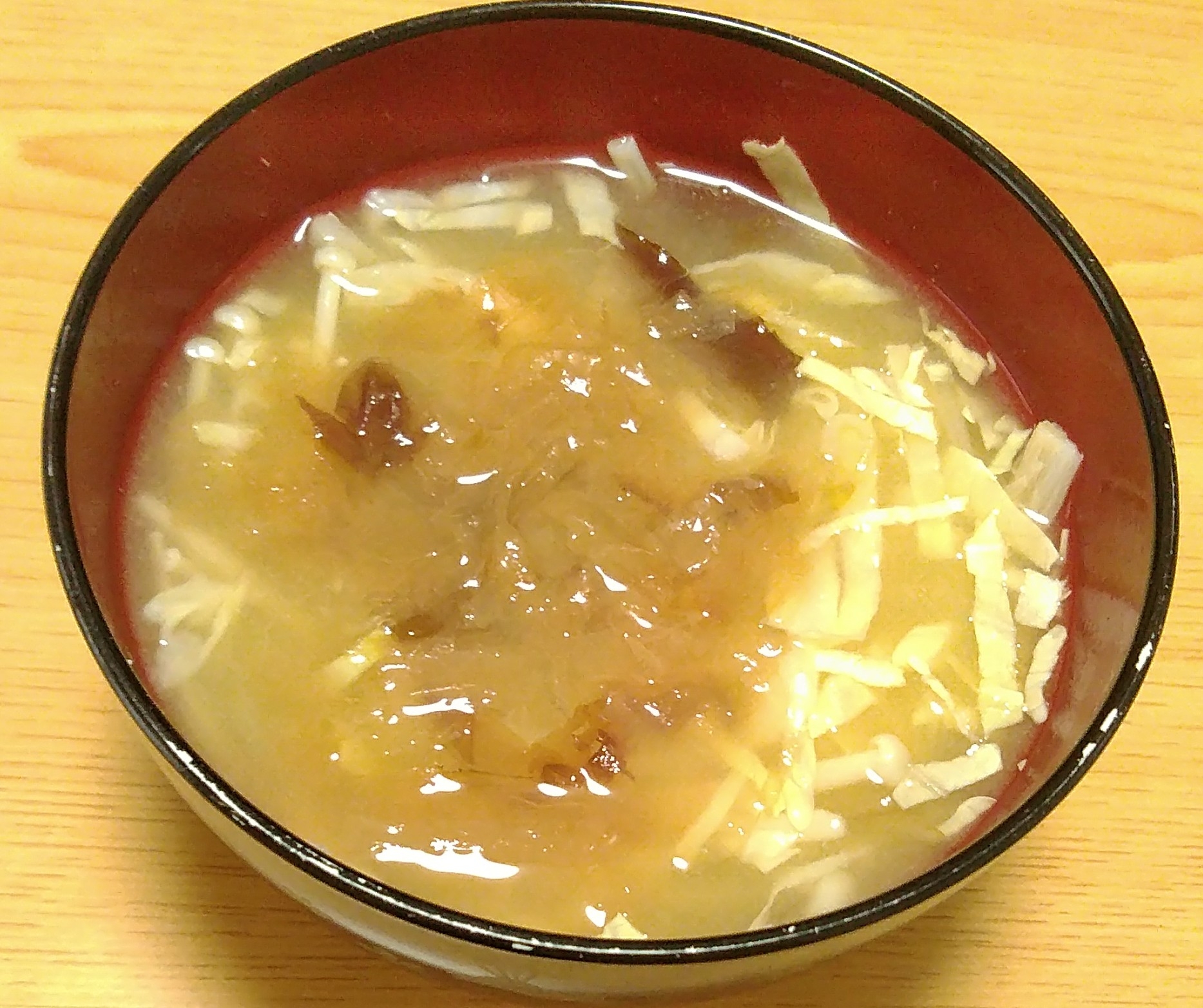 キャベツとえのきの鰹節かけ味噌汁