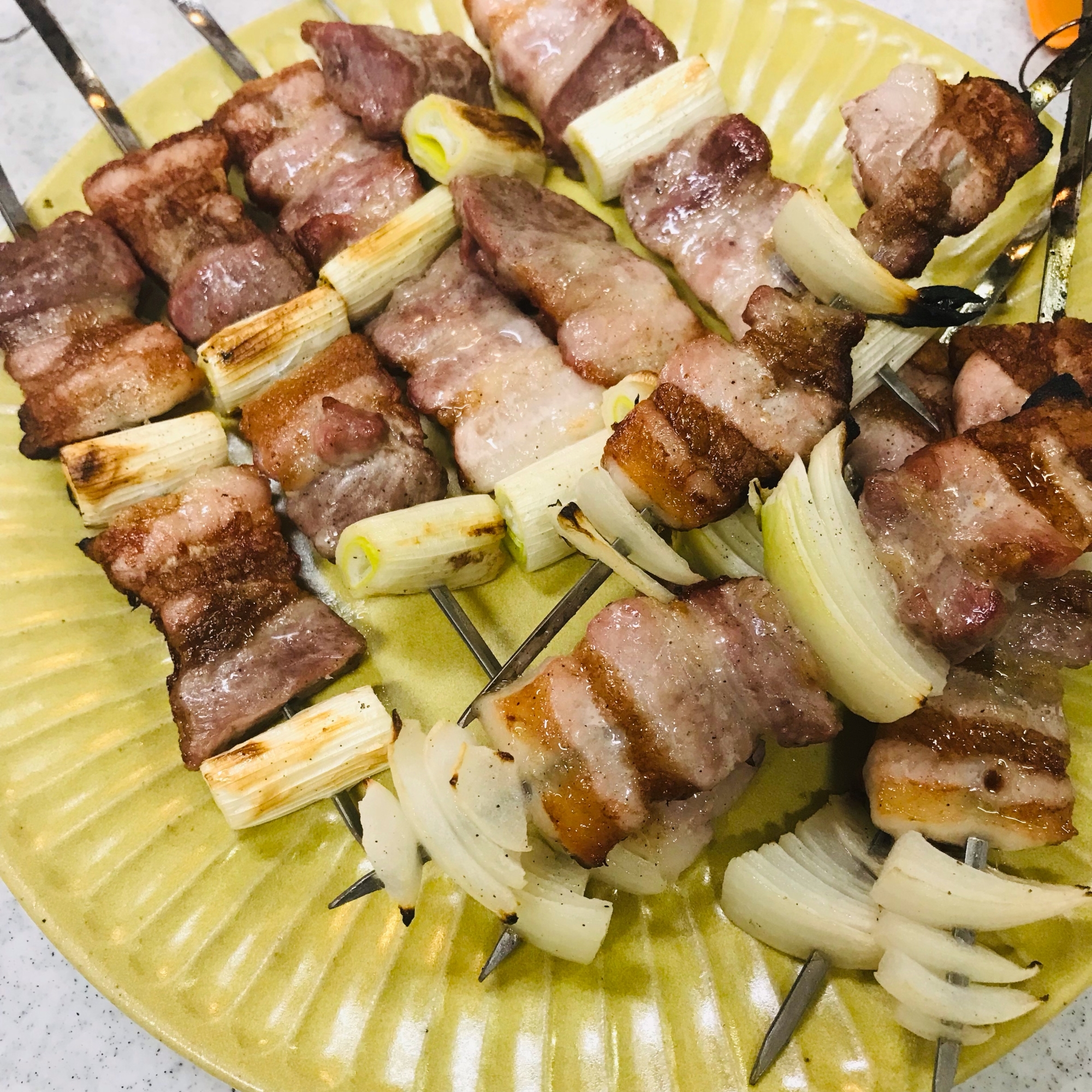 豚バラ長ネギと豚バラ玉ねぎの焼き鳥