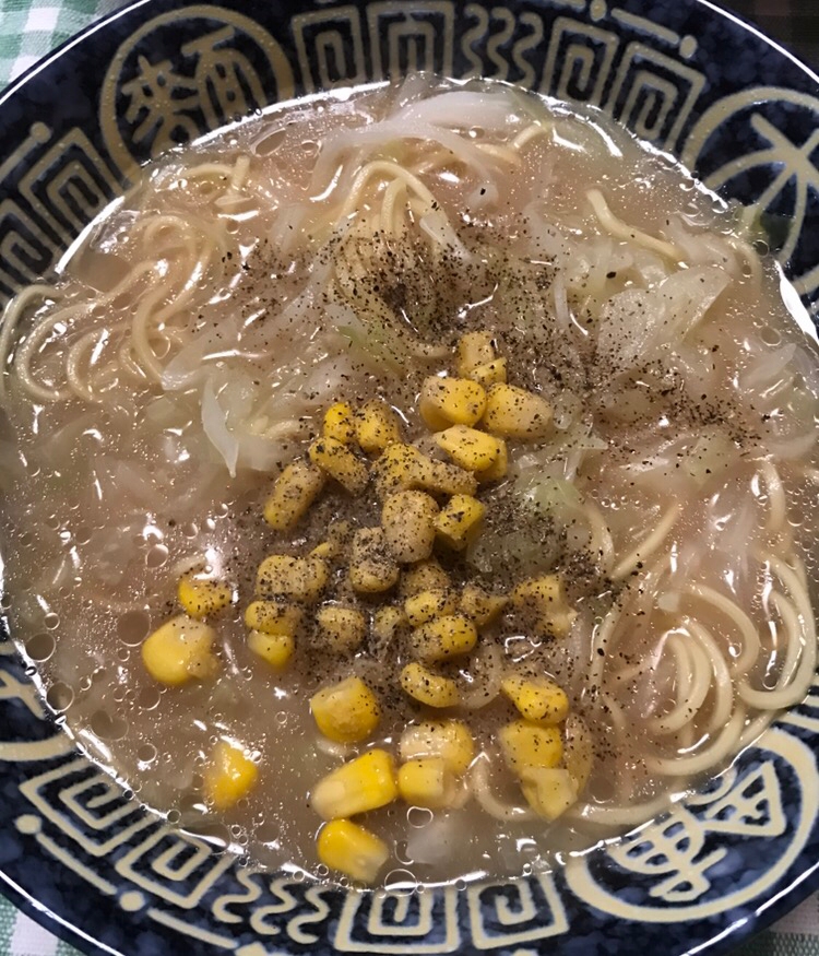 黒胡椒たっぷり！とんこつラーメン