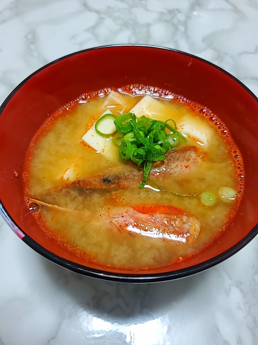 海老殻と豆腐の味噌汁